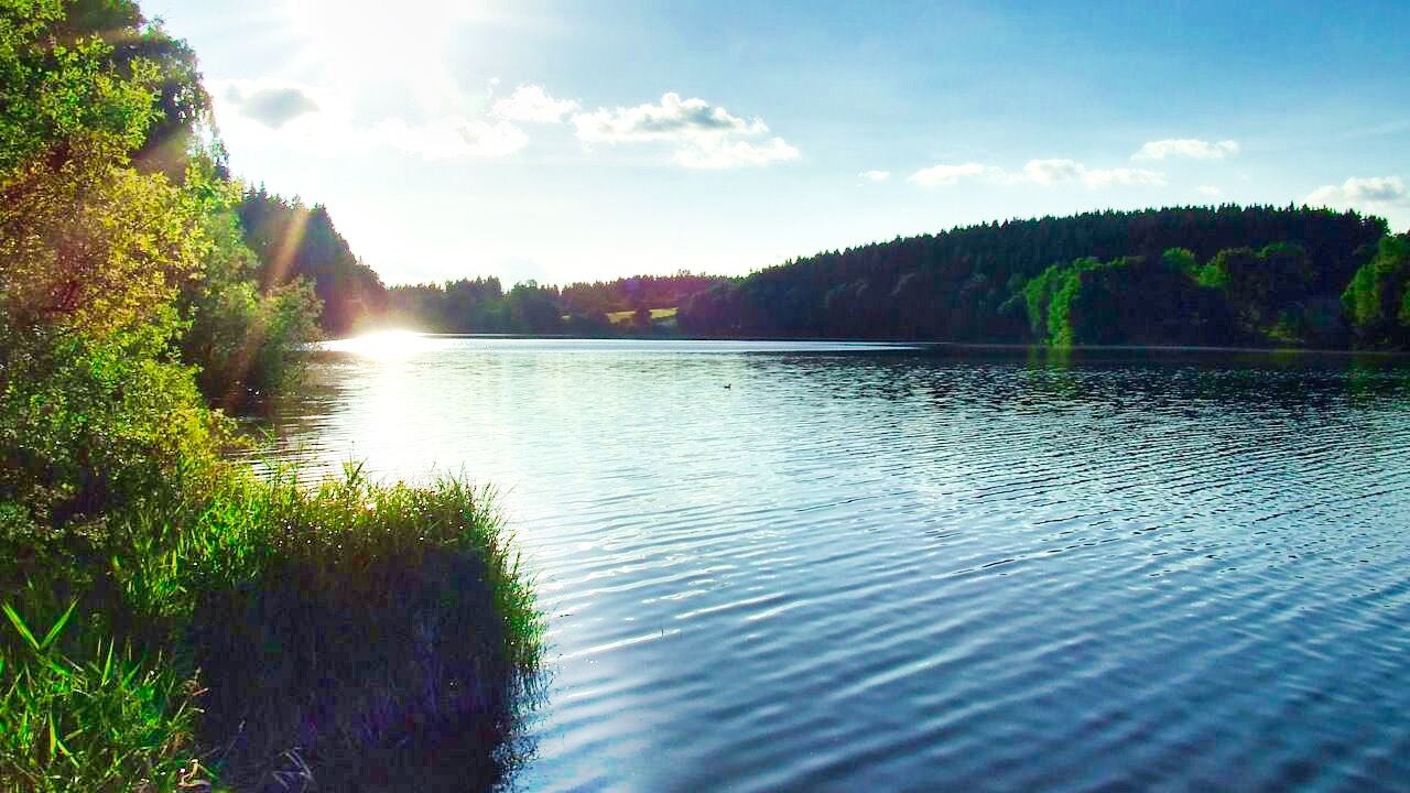 Soleil du soir sur le lac de Bütgenbach